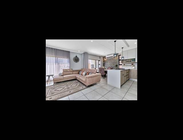 3 BEDROOM TOWNHOUSE FOR SALE IN BARBEQUE DOWNS